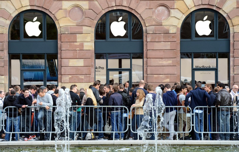 apple-store-iphone-x-queue